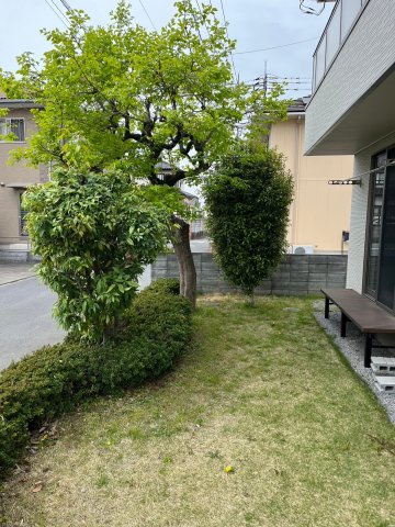 牛沢町中古戸建の庭