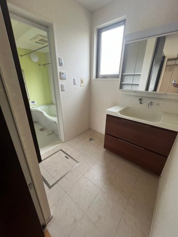 牛沢町中古戸建の洗面所