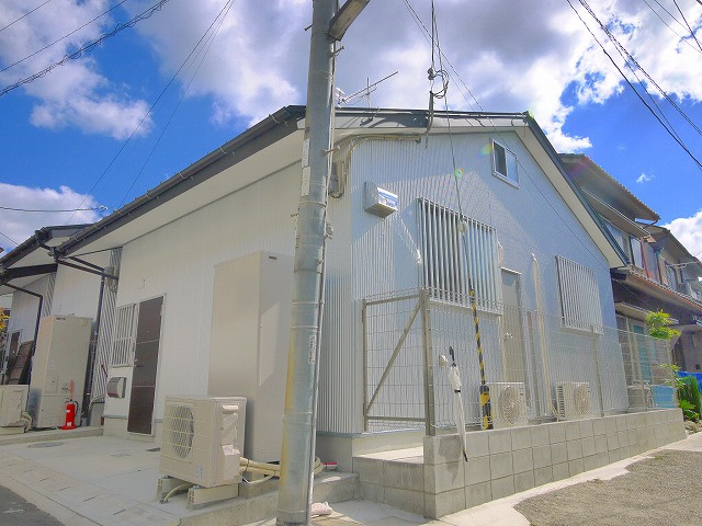 川上町平屋　西の外観