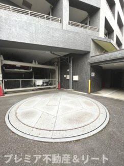 【駐車場】 | 駐車場にはターンテーブルがあります
