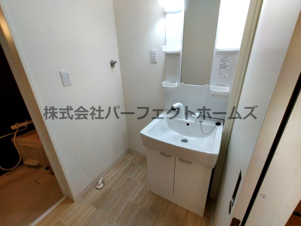 クラウディア香里ケ丘の独立洗面台|独立洗面化粧台が付いています