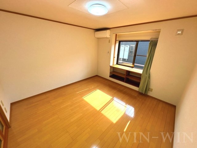 ミューズイン花中 Aの居間・リビング