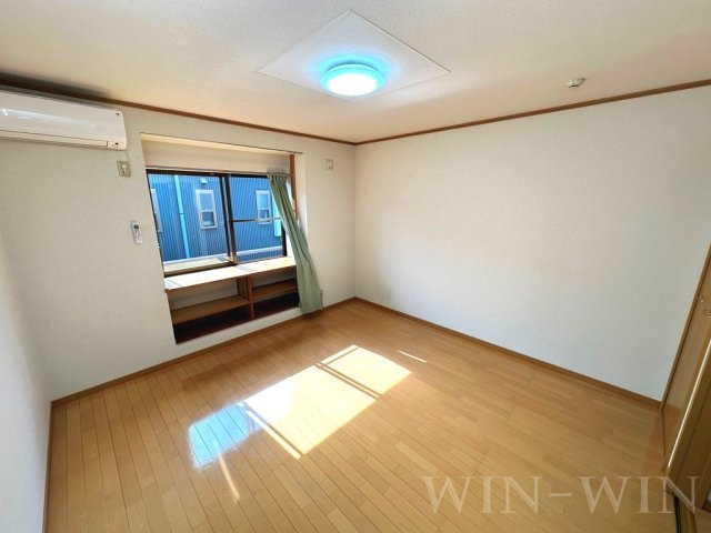 ミューズイン花中 Aの居間・リビング