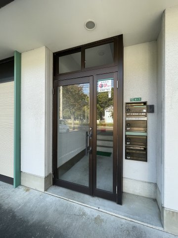 AKビルのエントランス