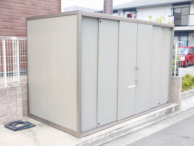 クオリア梅美台A棟のその他共用部分|ゴミ置場