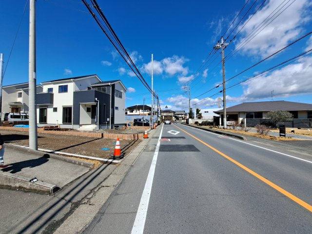 新築　高崎市藤塚町第1　4号棟の前面道路含む現地写真|現地写真　東側接道幅員約9.4ｍ	