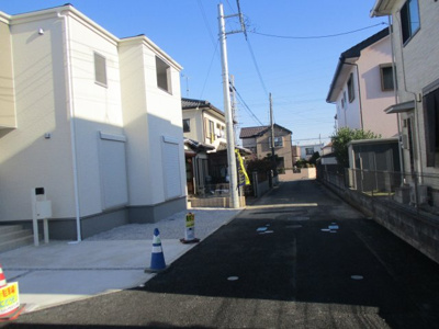 【前面道路含む現地写真】 | リーブルガーデン．Ｓ　鴻巣前砂第２　 | 現地前面道路（2023年11月27日）撮影