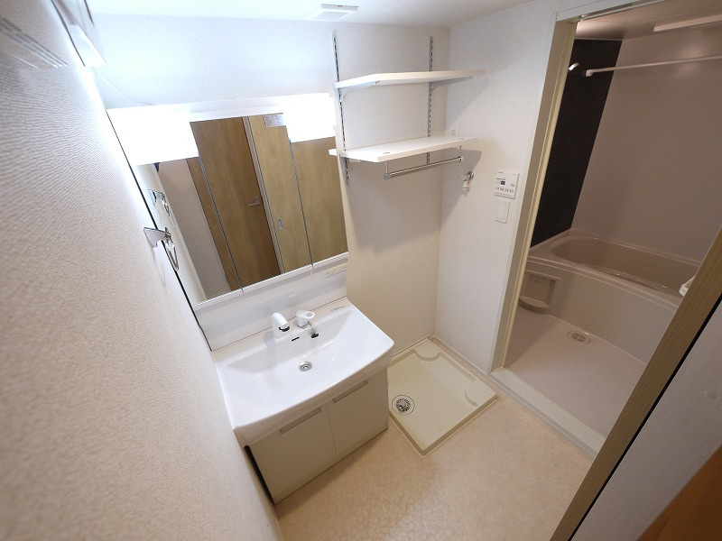 ＲＥＬＡ　ＦＯＲＴの洗面所|スペースが確保できる洗面所です