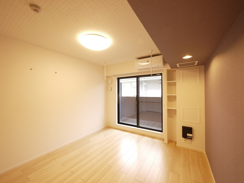 ＲＥＬＡ　ＦＯＲＴの居間・リビング|こちらの居間で趣味の時間をお楽しみください