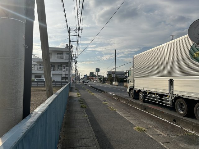 赤土町　売地(分割も可ですが価格に変動がございます。)の前面道路含む現地写真