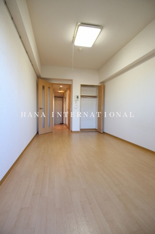 ローズガーデンカスタリアの居間・リビング