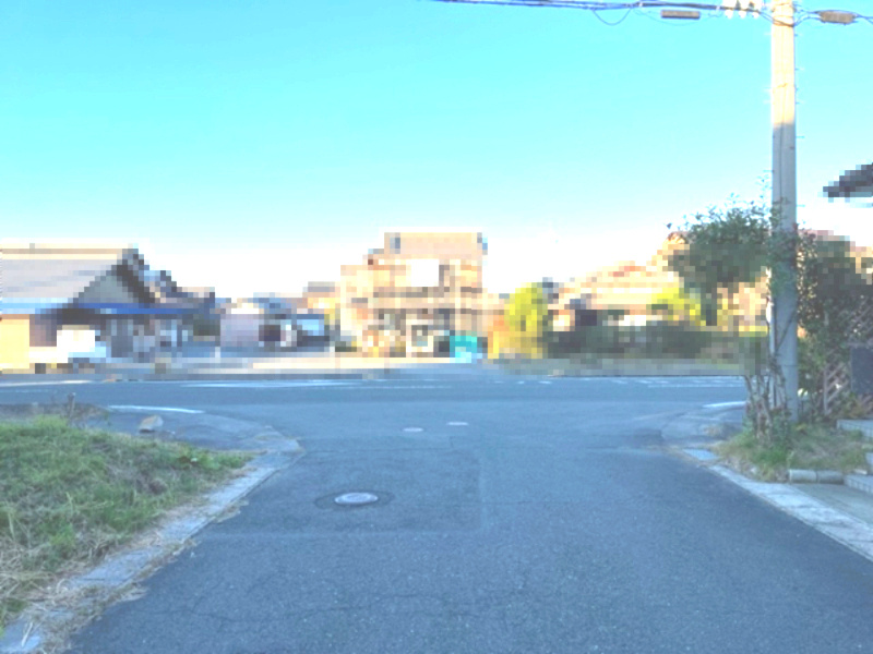 高島市新旭町旭59坪土地の前面道路含む現地写真