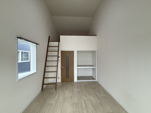 アーバンハイツの居間・リビング