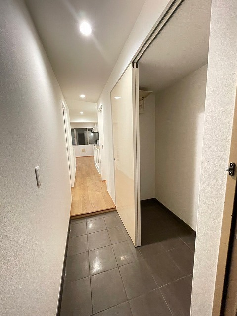 SUNBRIGHT YOYOGI PARK（サンブライトヨヨギパーク）の玄関