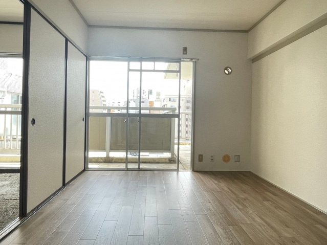 レジデンス木野川の洋室|明るい洋室です