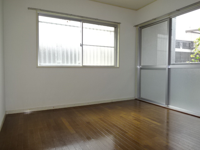 白国弘友ハイツの子供部屋