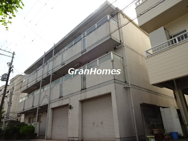 白国弘友ハイツの外観