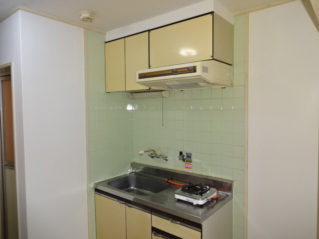 白国弘友ハイツのキッチン