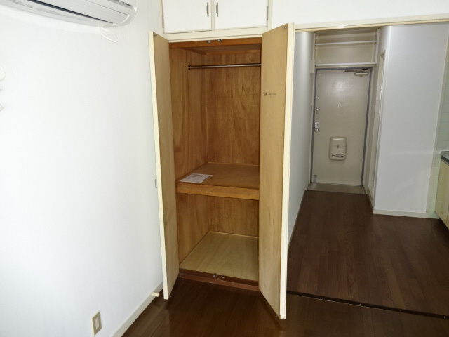 白国弘友ハイツの収納