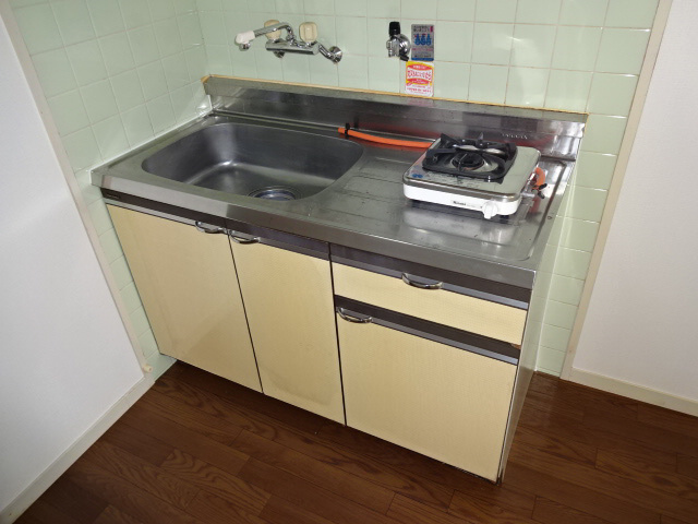 白国弘友ハイツのキッチン