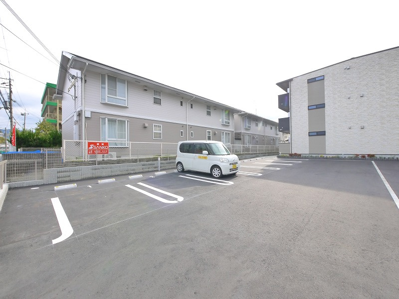 ＲＥＬＡ　ＦＯＲＴの駐車場|カースペースがあります