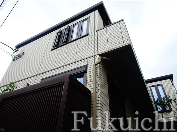 ヴィオーラ学芸大の外観