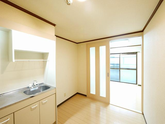 谷垣マンションの内装|使いやすいキッチンです