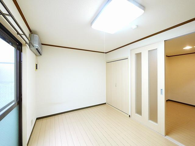 谷垣マンションの寝室|使い勝手のいい寝室です