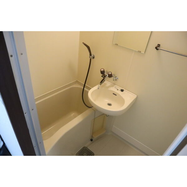 ハイツ杏里の浴室