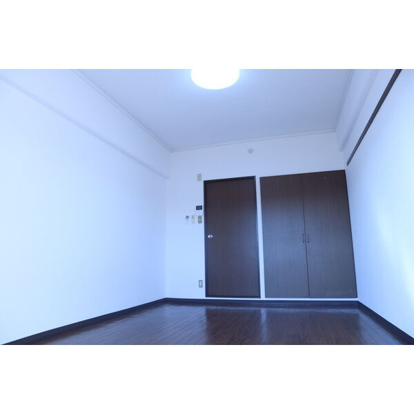 ハイツ杏里の居間・リビング