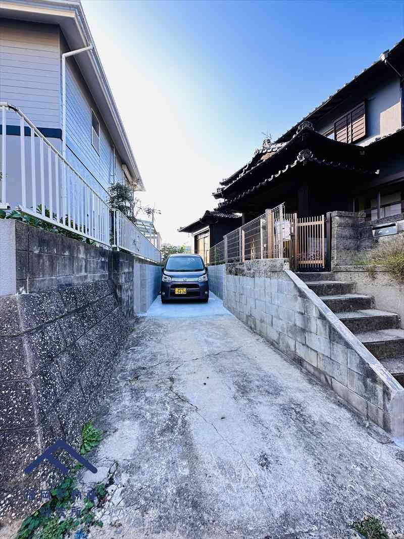 宗像市大井台　戸建ての駐車場