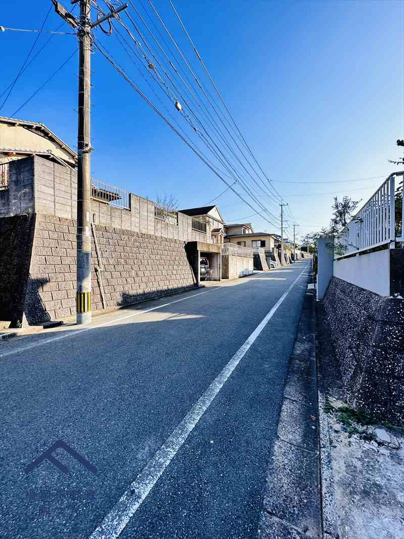 宗像市大井台　戸建ての前面道路含む現地写真
