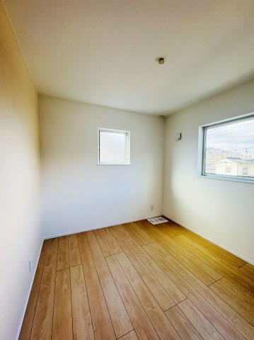 呉市焼山東3丁目　新築一戸建ての洋室|広々とした洋室です
