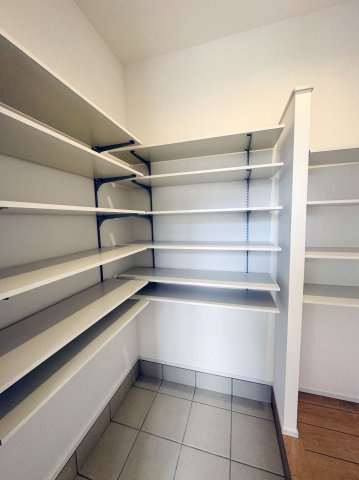 呉市焼山東3丁目　新築一戸建ての収納