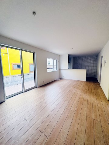 呉市焼山東3丁目　新築一戸建ての居間・リビング|家族が集うLDKはゆとりの19.7帖