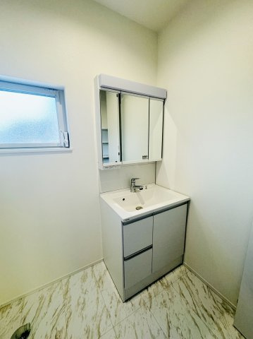 呉市焼山東3丁目　新築一戸建ての独立洗面台|独立洗面台、朝の身支度には欠かせません