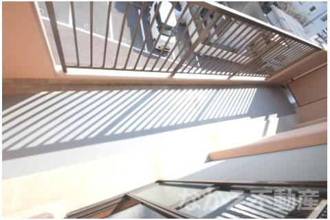 【バルコニー】 | お洗濯にも便利なバルコニー付き