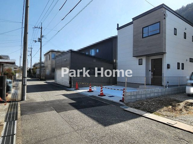高知市介良中野団地B棟-新築戸建ての前面道路含む現地写真
