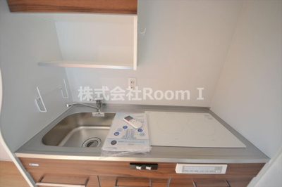 【キッチン】 | SERENiTE-04 | コンパクトなキッチンで掃除もラクラク