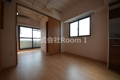 【居間・リビング】 | SERENiTE-04 | 居間です