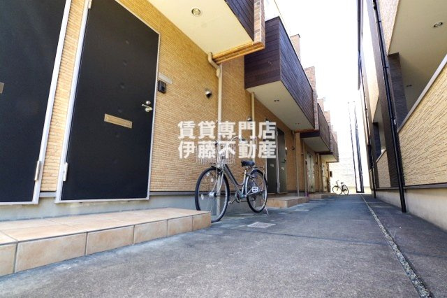 メゾン生駒町のエントランス