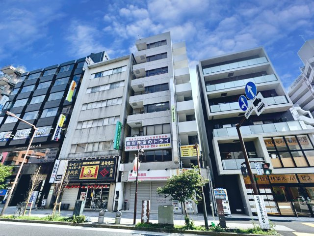 松下ビルの外観
