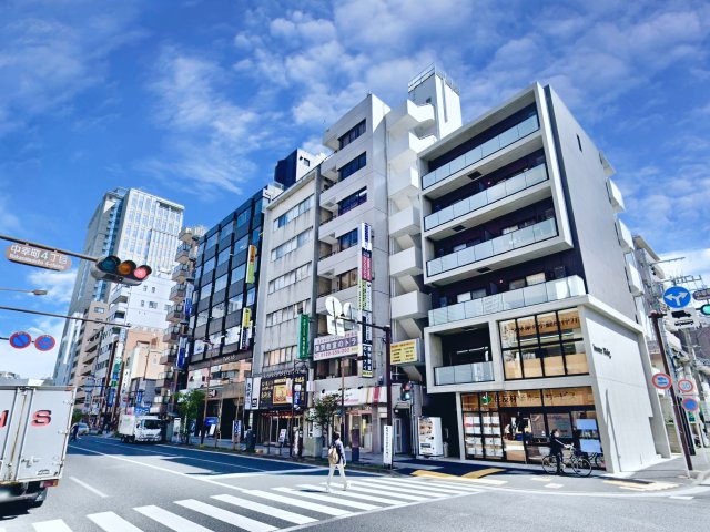 松下ビルの外観