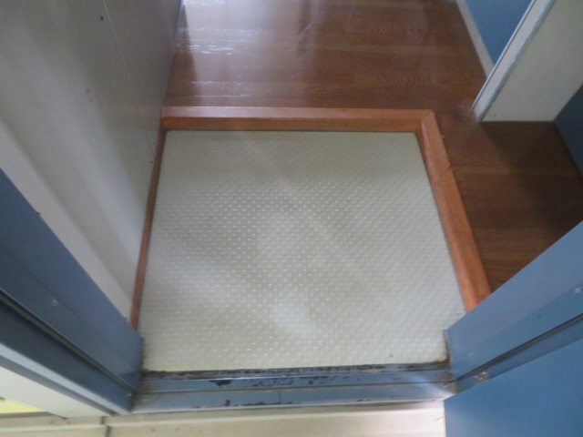 アーバンコート２１の玄関