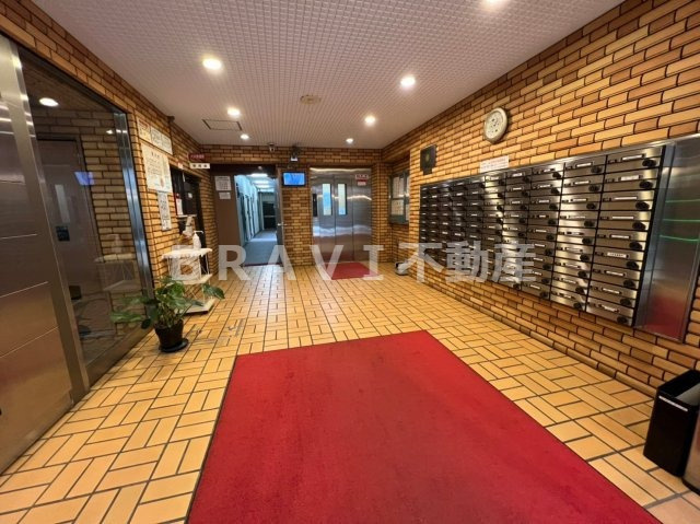 ニューライフ谷町　BRAVI不動産のロビー|【ニューライフ谷町】清潔なロビーです