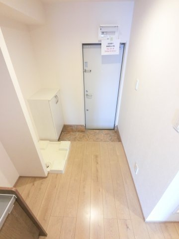 アットリラ東船橋Aの玄関