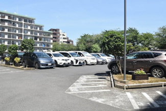 【駐車場】 | バイク置き場。空き区画の有無や駐輪料金、サイズおよび排気量規定などについては、改めてお問い合わせください。～即日のご見学可能～　お問合せはお気軽にどうぞ。