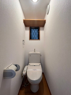 【トイレ】 | エスポワール箱崎 | 別号室の写真になります。現況優先。