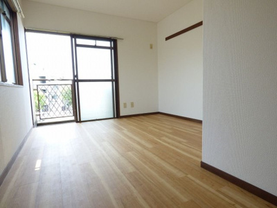【居間・リビング】 | ピュアドーム原 | 別号室の写真になります。現況優先。