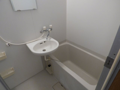 【浴室】 | クローバーハウス鳥飼 | 別号室の写真になります。現況優先。